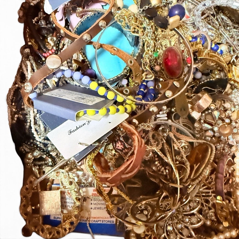 8+ Lbs Vintage To Now Wear Craft Repair Harvest Jewelry Lot - Picture 3 of 11